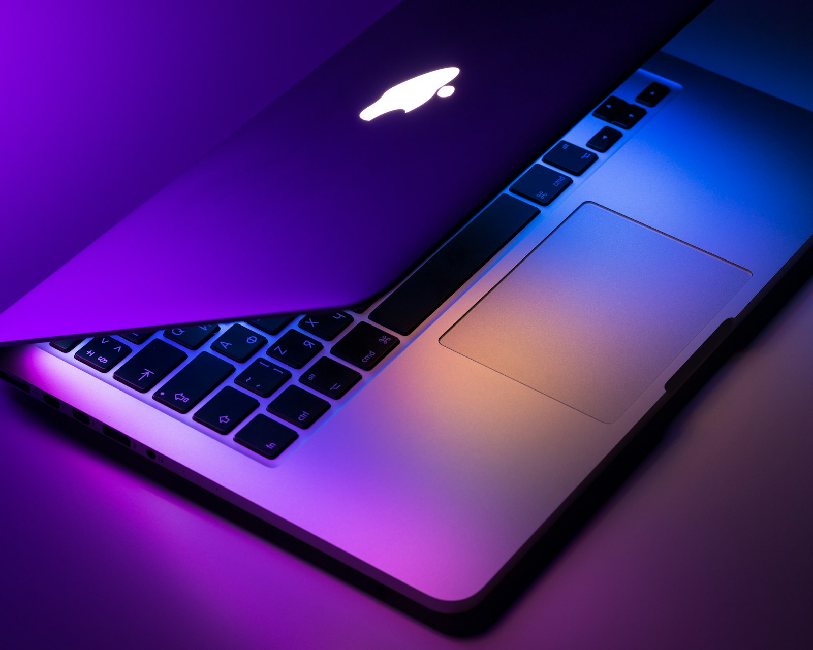 Apple Vision Pro 2 se retrasa hasta 2027: Apple apuesta por gafas más baratas